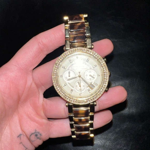 Tortoise and gold trim, MK watch. - Picture 3 of 5